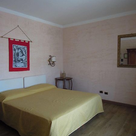 Sant'Agostino Guest Rooms Paola Exterior foto