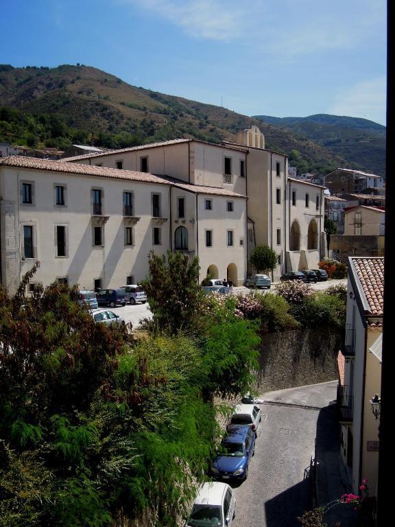 Sant'Agostino Guest Rooms Paola Exterior foto