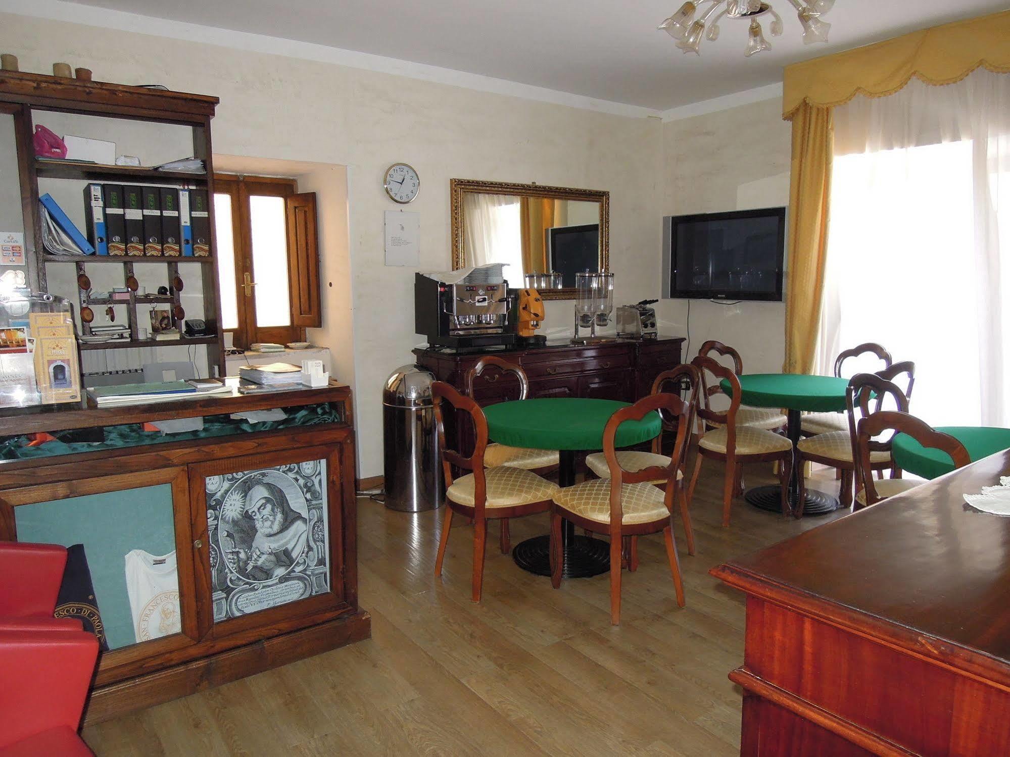 Sant'Agostino Guest Rooms Paola Exterior foto